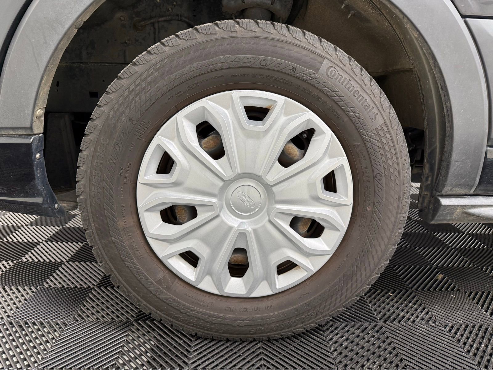 Used 2021 Ford Transit 350 XLT image 9