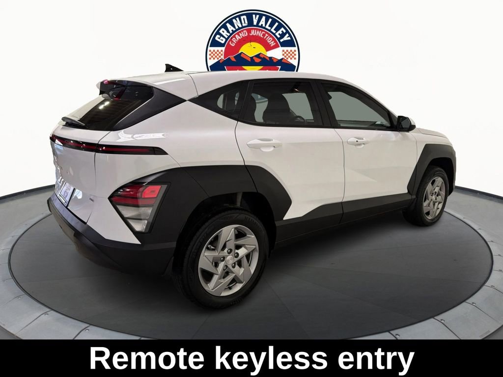 Used 2025 Hyundai Kona SE image 6