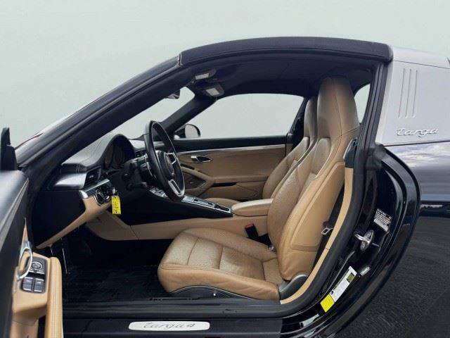 Used 2019 Porsche 911 Targa 4 AWD/4WD image 20
