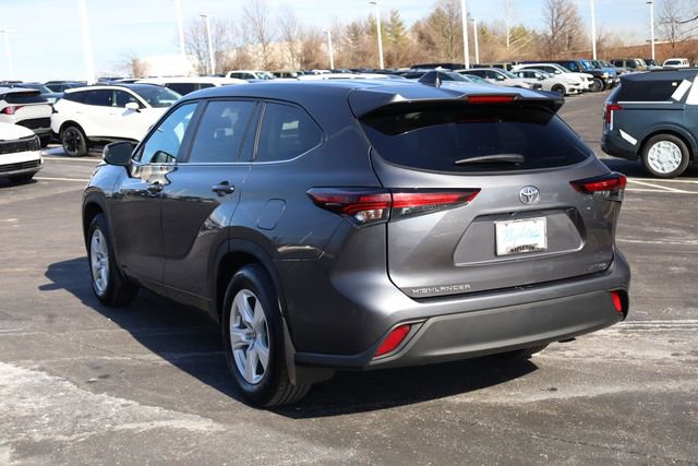 Used 2024 Toyota Highlander LE image 7