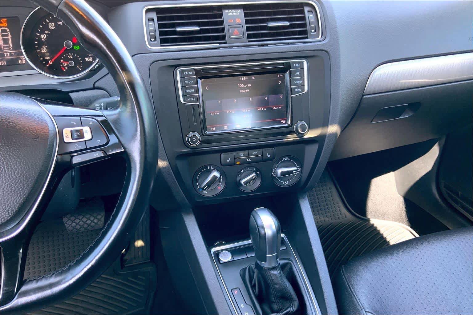 Used 2018 Volkswagen Jetta SE FWD image 7