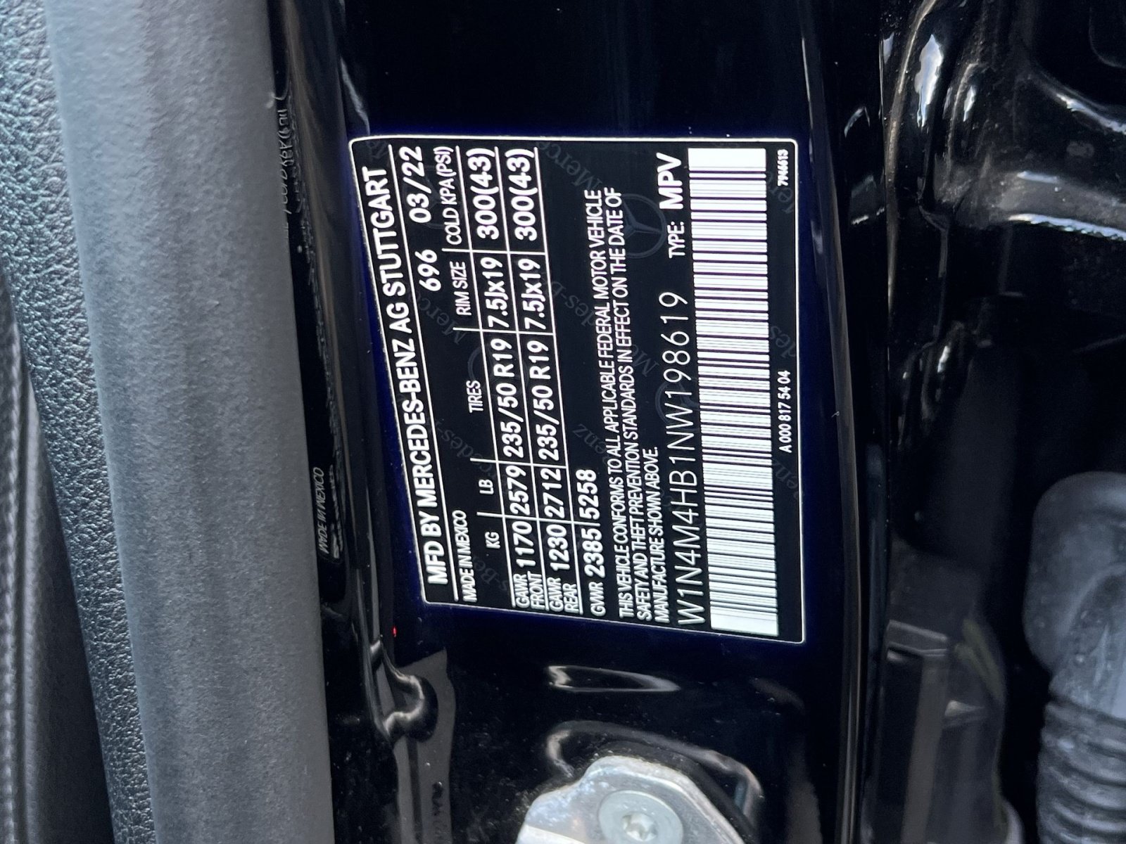 Used 2022 Mercedes-Benz GLB 250 4MATIC w/ Premium Package Lite image 43