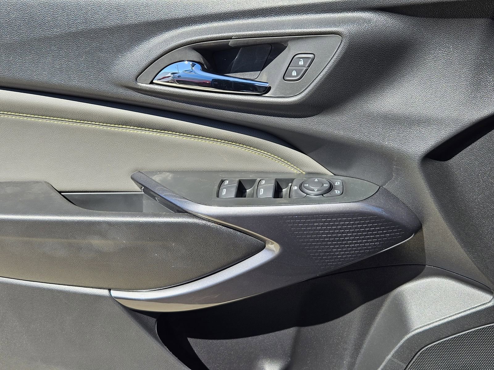 New 2026 Chevrolet Trax ACTIV w/ Sunroof Package image 22