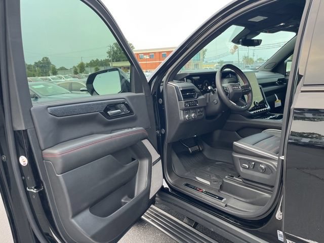 New 2025 GMC Yukon AT4 Ultimate AWD/4WD image 4