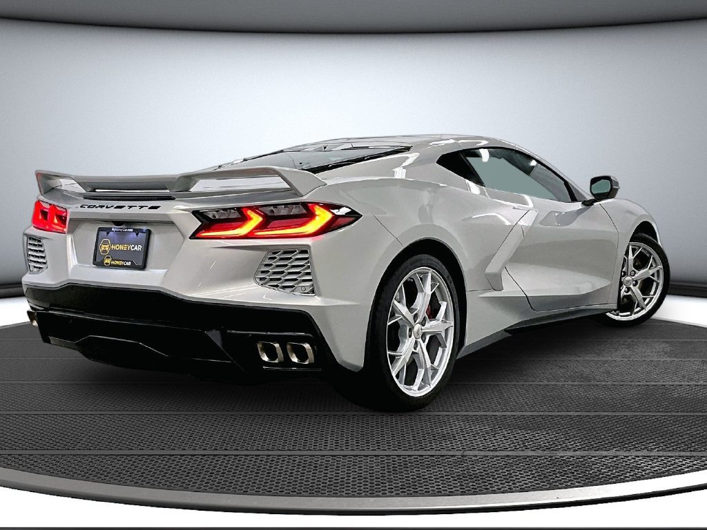 Used 2022 Chevrolet Corvette Stingray Premium Cpe w/ Z51 Performance Package RWD image 6