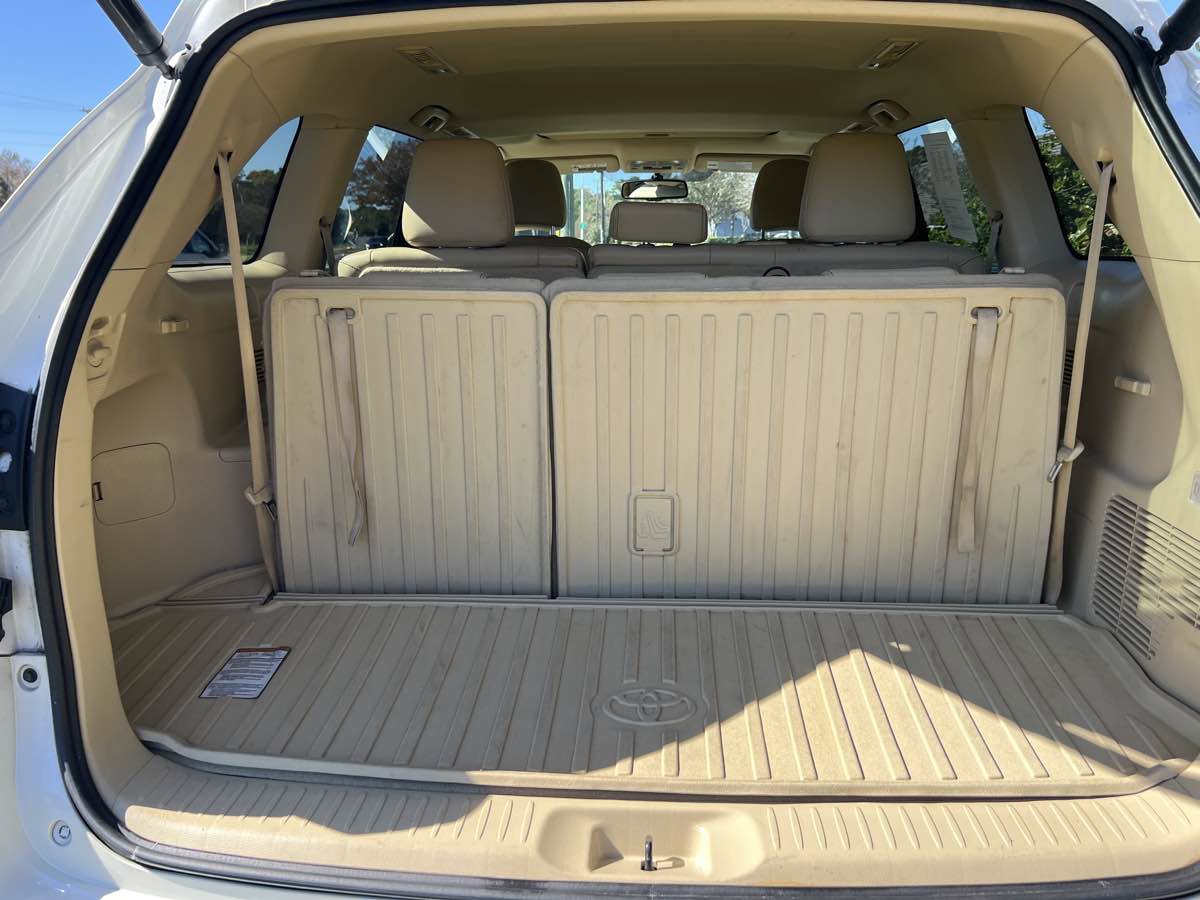 Used 2015 Toyota Highlander XLE image 16