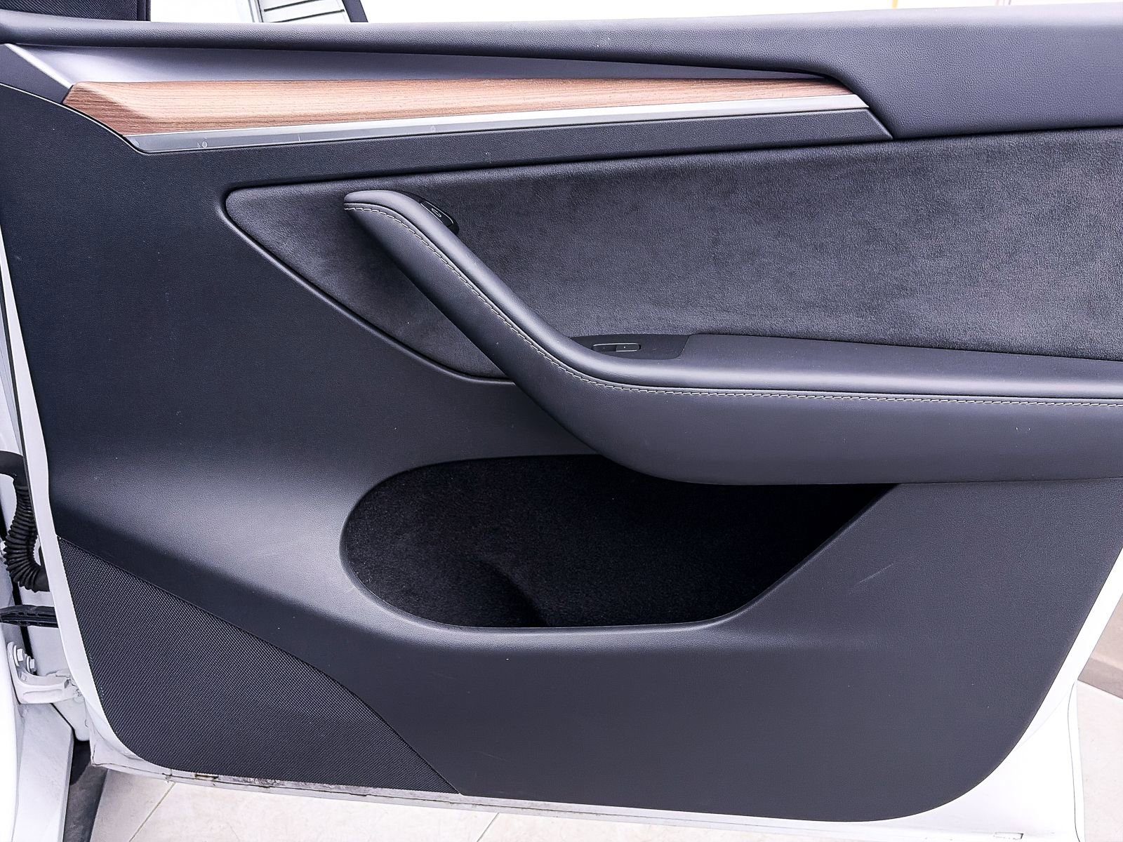 Used 2024 Tesla Model Y Long Range image 29