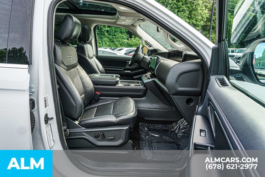 Used 2025 Ford Expedition Platinum AWD/4WD image 24