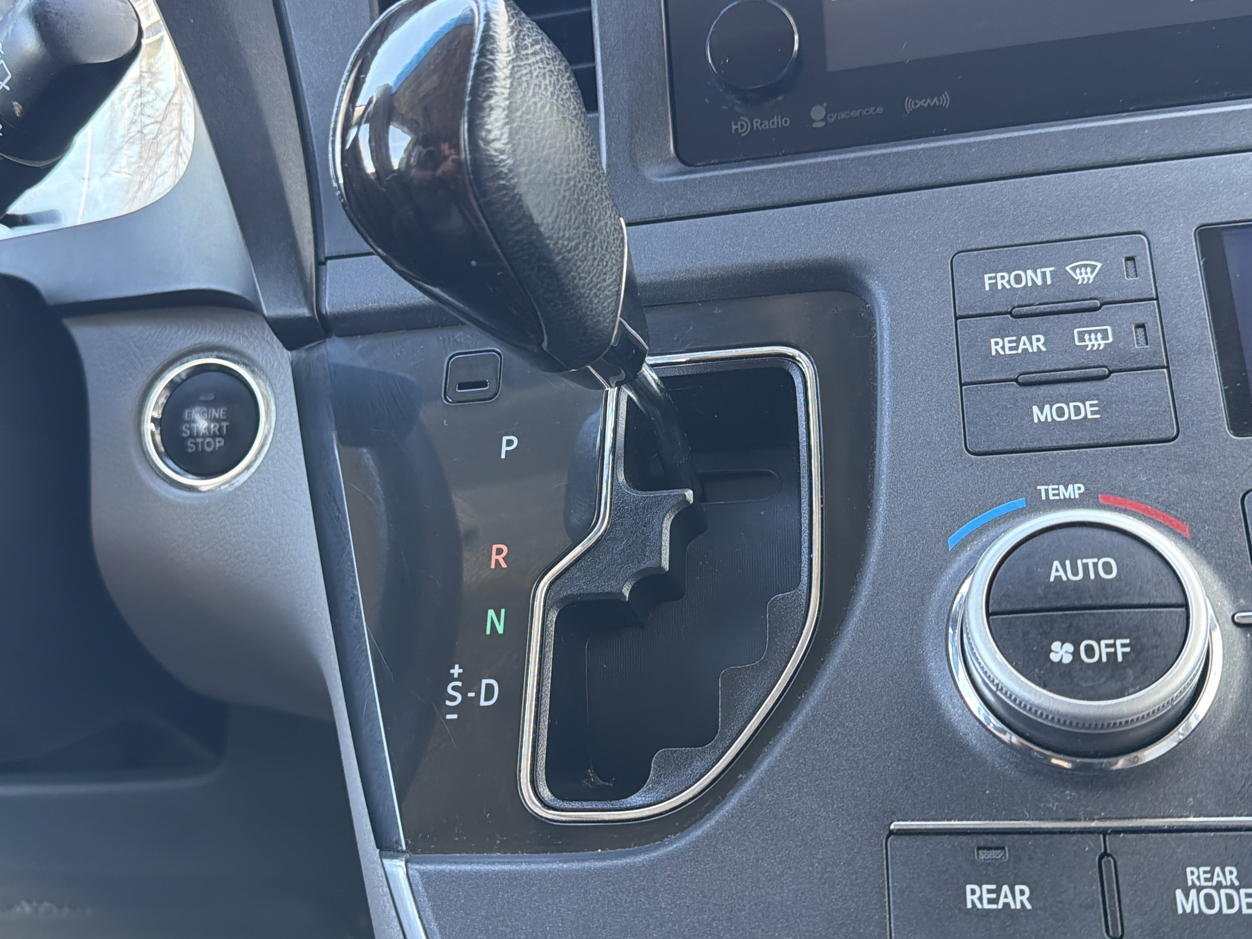 Used 2017 Toyota Sienna XLE image 16