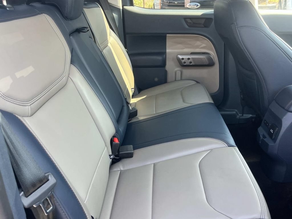 Used 2025 Ford Maverick Lariat w/ 4K Tow Package AWD/4WD image 28