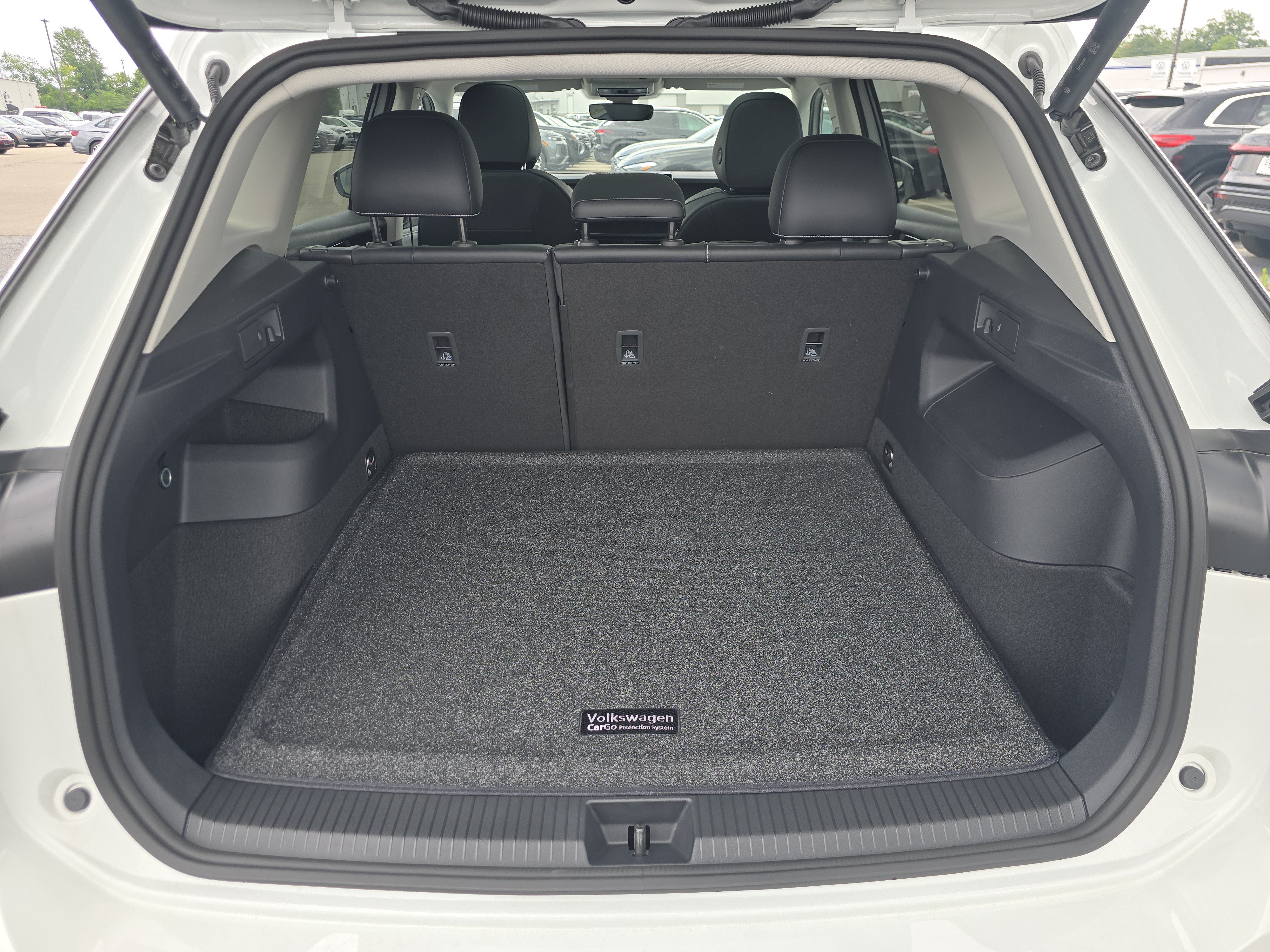 New 2026 Volkswagen Tiguan SE AWD/4WD image 16