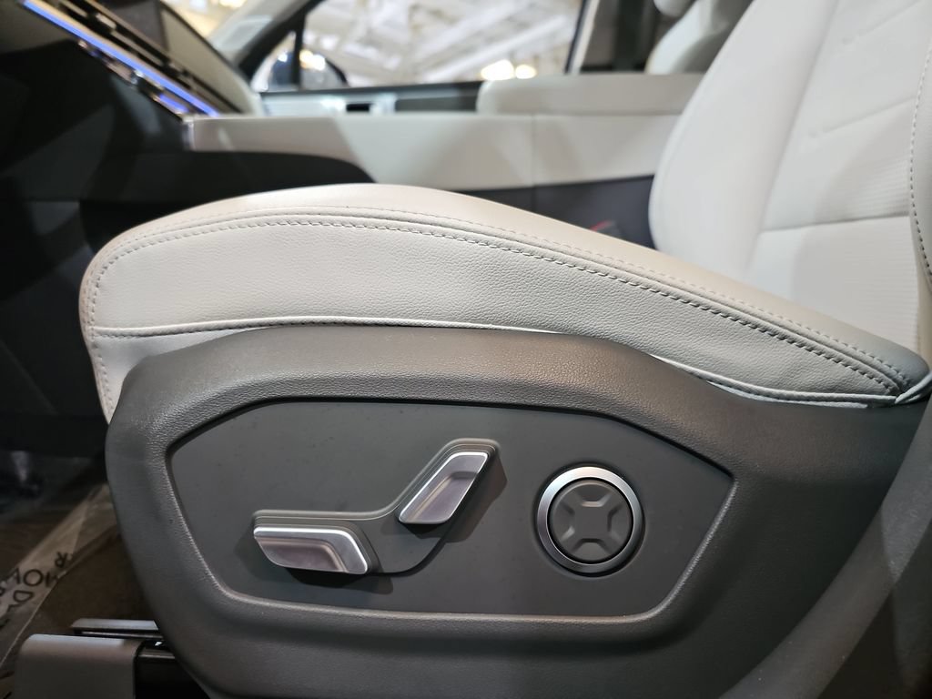 New 2026 Hyundai Santa Fe Limited FWD image 30