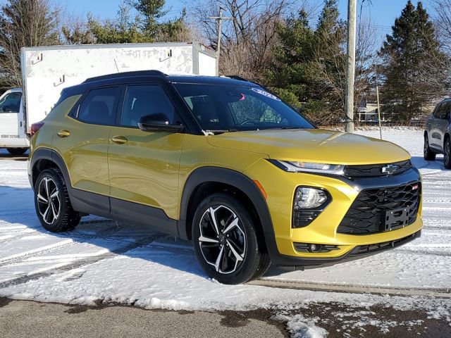Used 2023 Chevrolet TrailBlazer RS w/ Sun and Liftgate Package image 2
