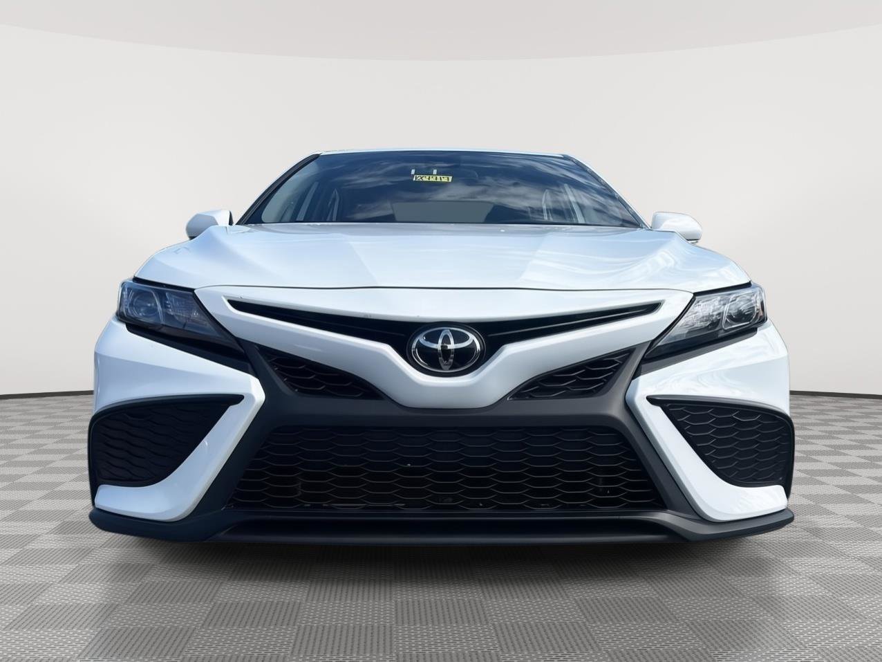 Used 2024 Toyota Camry SE image 5