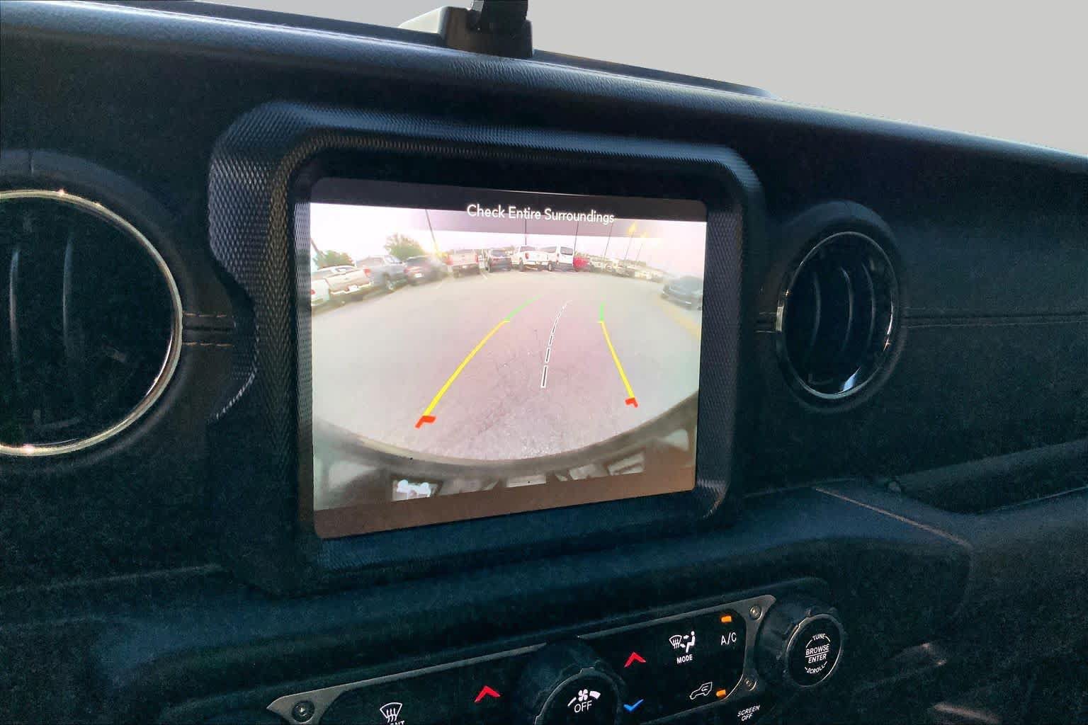 Used 2023 Jeep Wrangler Unlimited Sahara AWD/4WD image 39