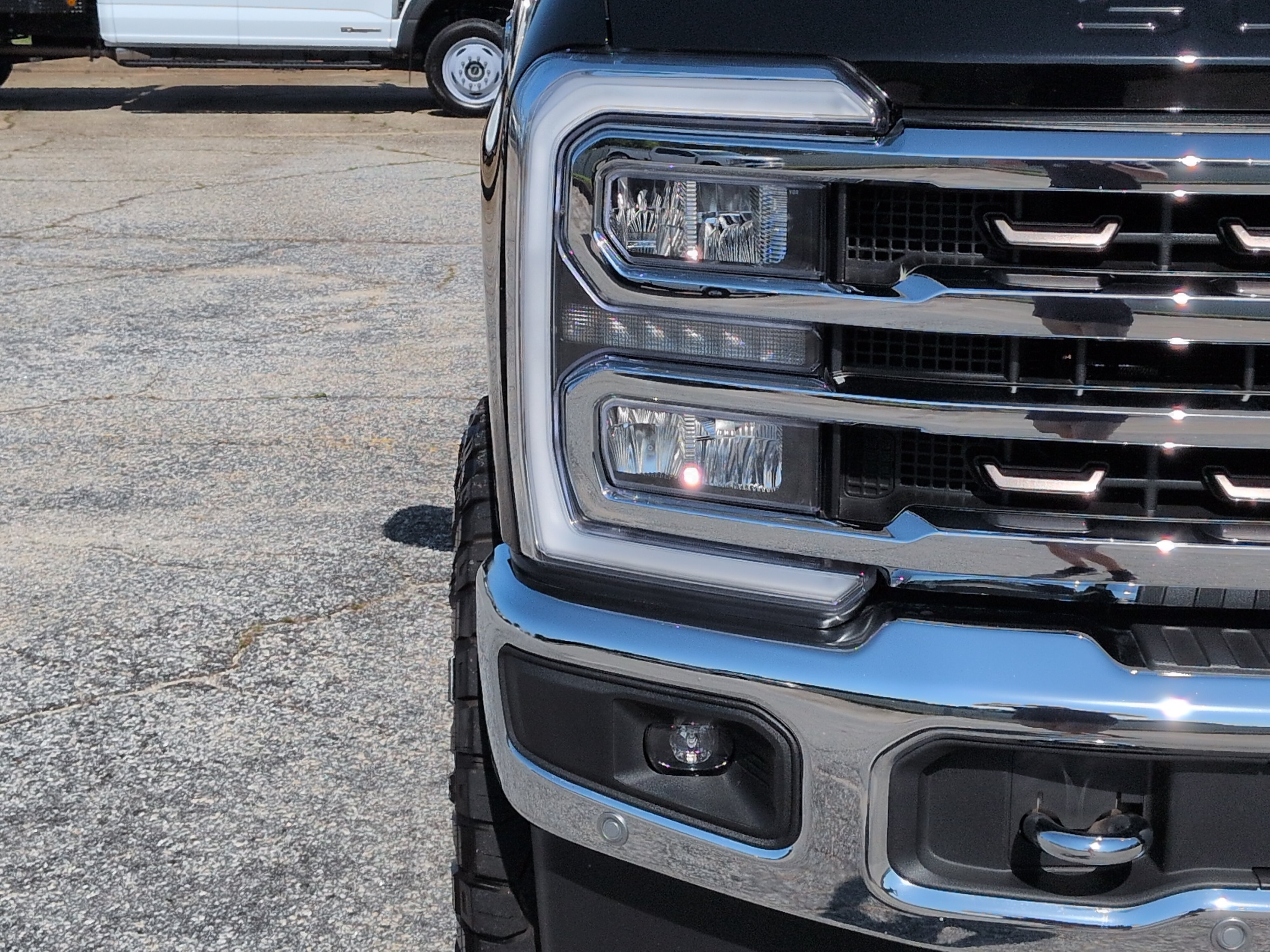 Certified 2023 Ford F250 King Ranch w/ Chrome Package AWD/4WD image 8