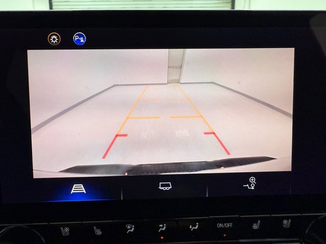 Used 2024 Chevrolet Colorado Z71 w/ Z71 Convenience Package 2 image 21