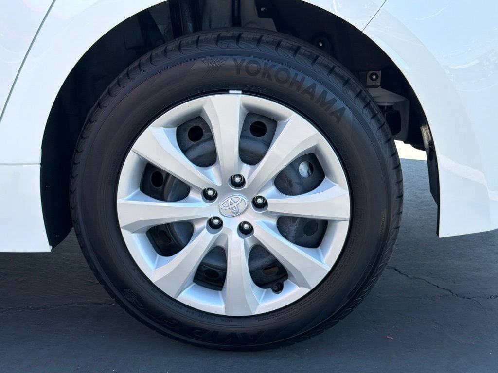 Used 2026 Toyota Corolla LE w/ Carpet Mat Package (TMS) FWD image 13