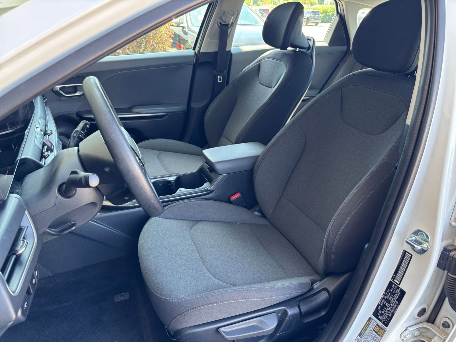Used 2025 Kia K4 FWD image 36