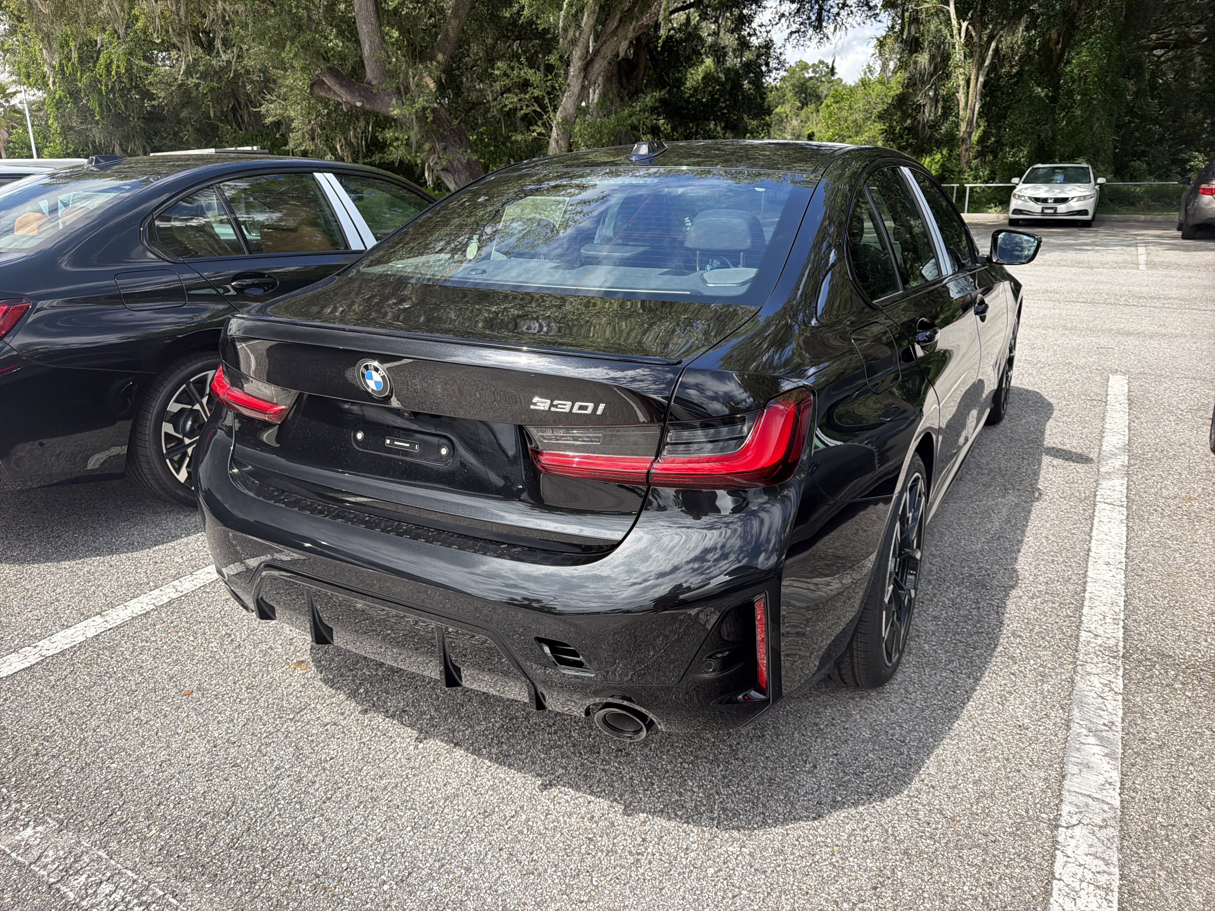 New 2026 BMW 330i Sedan w/ M Sport Package RWD image 2