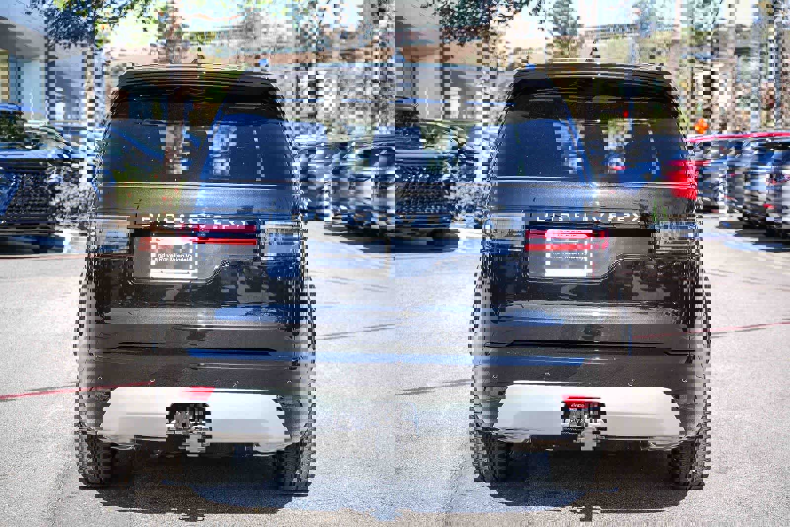 New 2026 Land Rover Discovery Limited Edition image 5