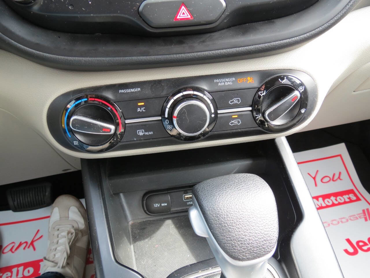 Used 2023 Kia Soul LX w/ LX Technology Package image 18