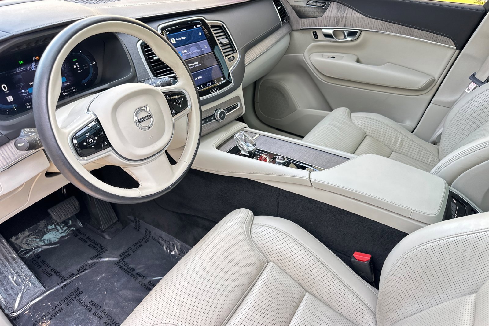 Used 2023 Volvo XC90 T8 Ultimate image 9