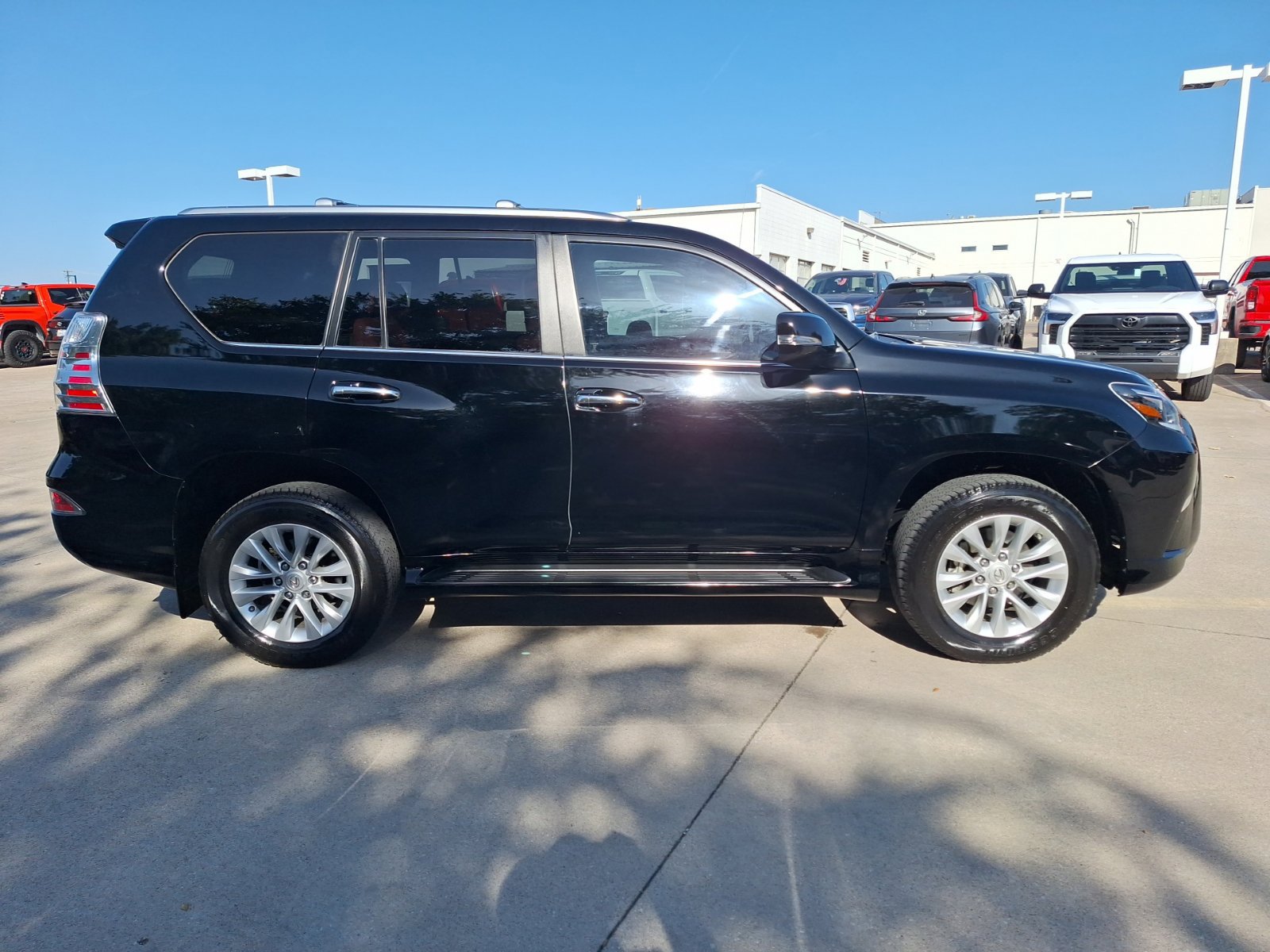 Used 2023 Lexus GX 460 Premium w/ Premium Package AWD/4WD image 7