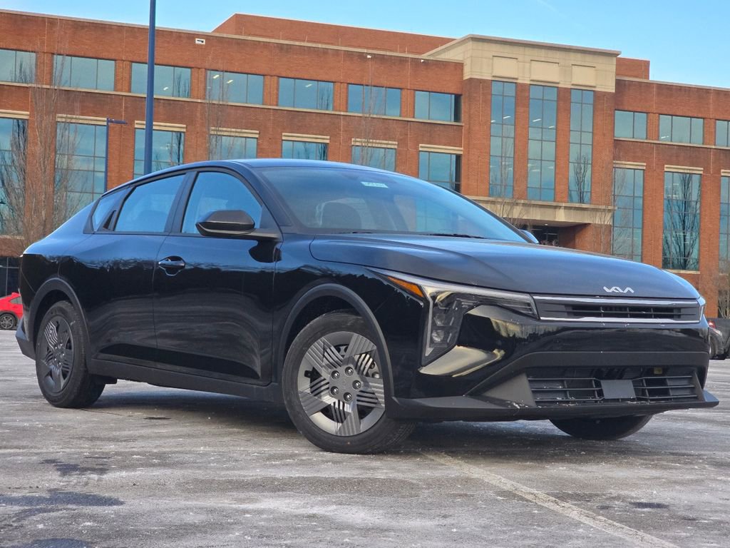 New 2025 Kia K4 LX image 2
