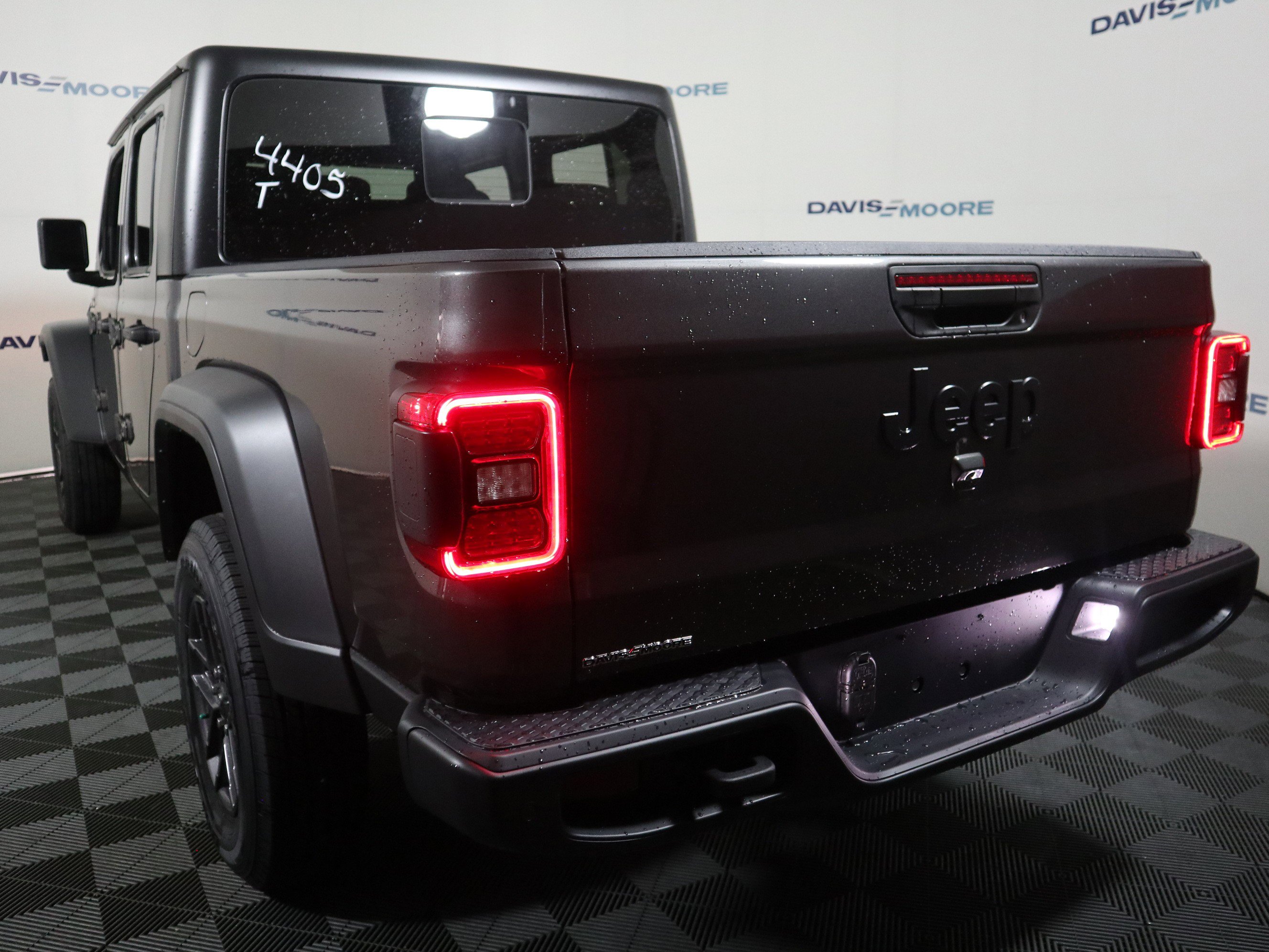 New 2026 Jeep Gladiator Sport AWD/4WD image 9