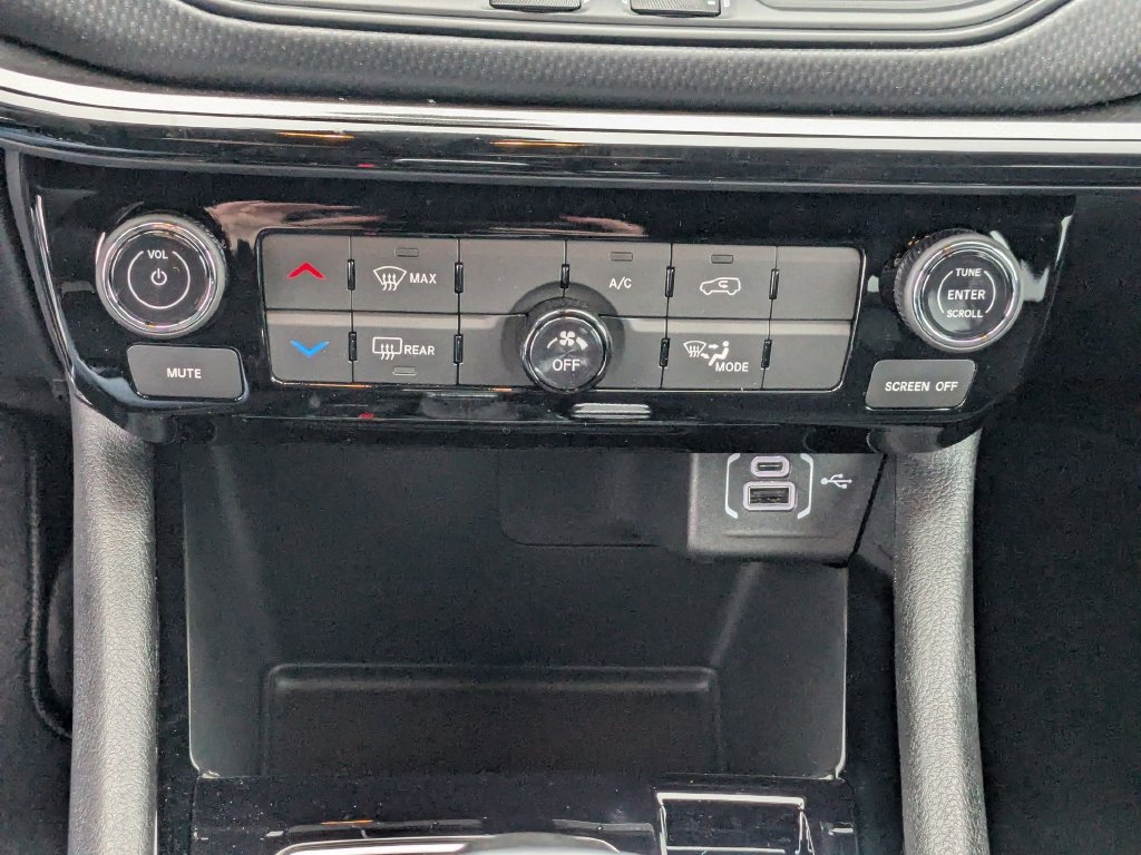 New 2026 Jeep Compass Latitude AWD/4WD image 18