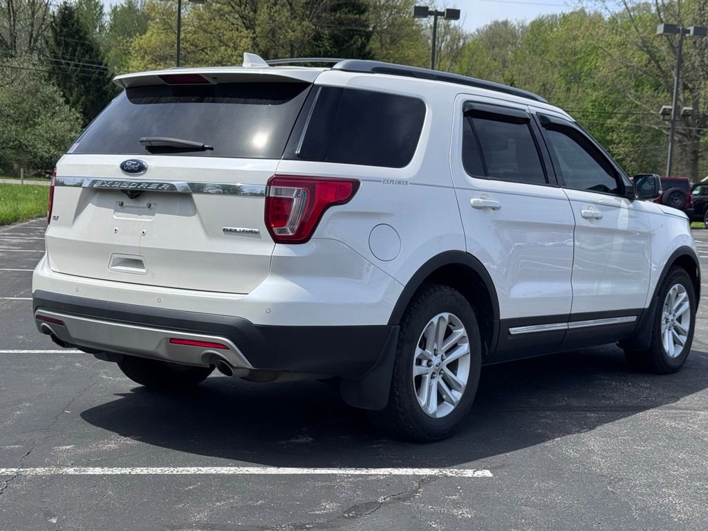 Used 2016 Ford Explorer XLT w/ Equipment Group 202A FWD image 5