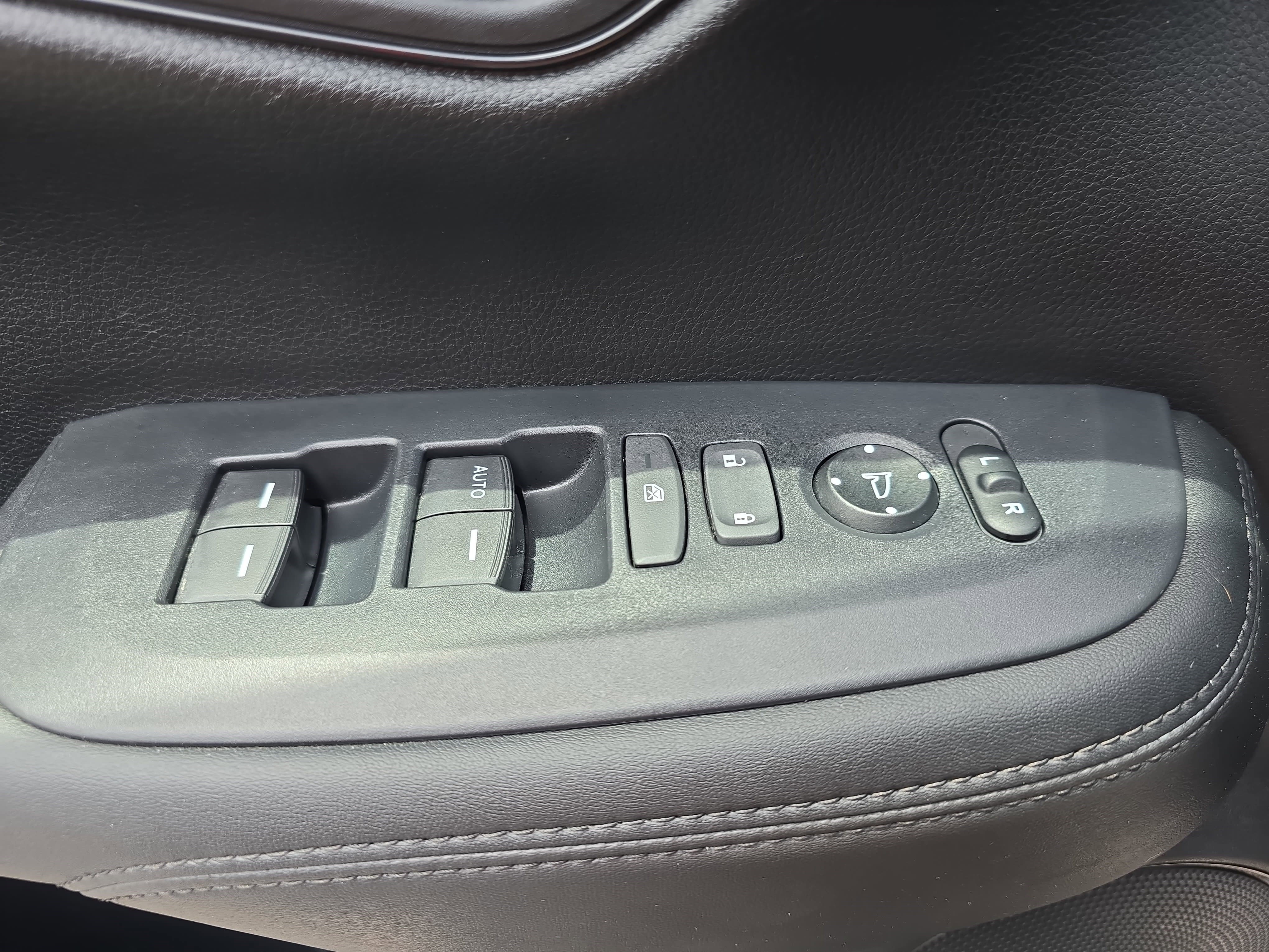 Used 2024 Honda HR-V LX image 26