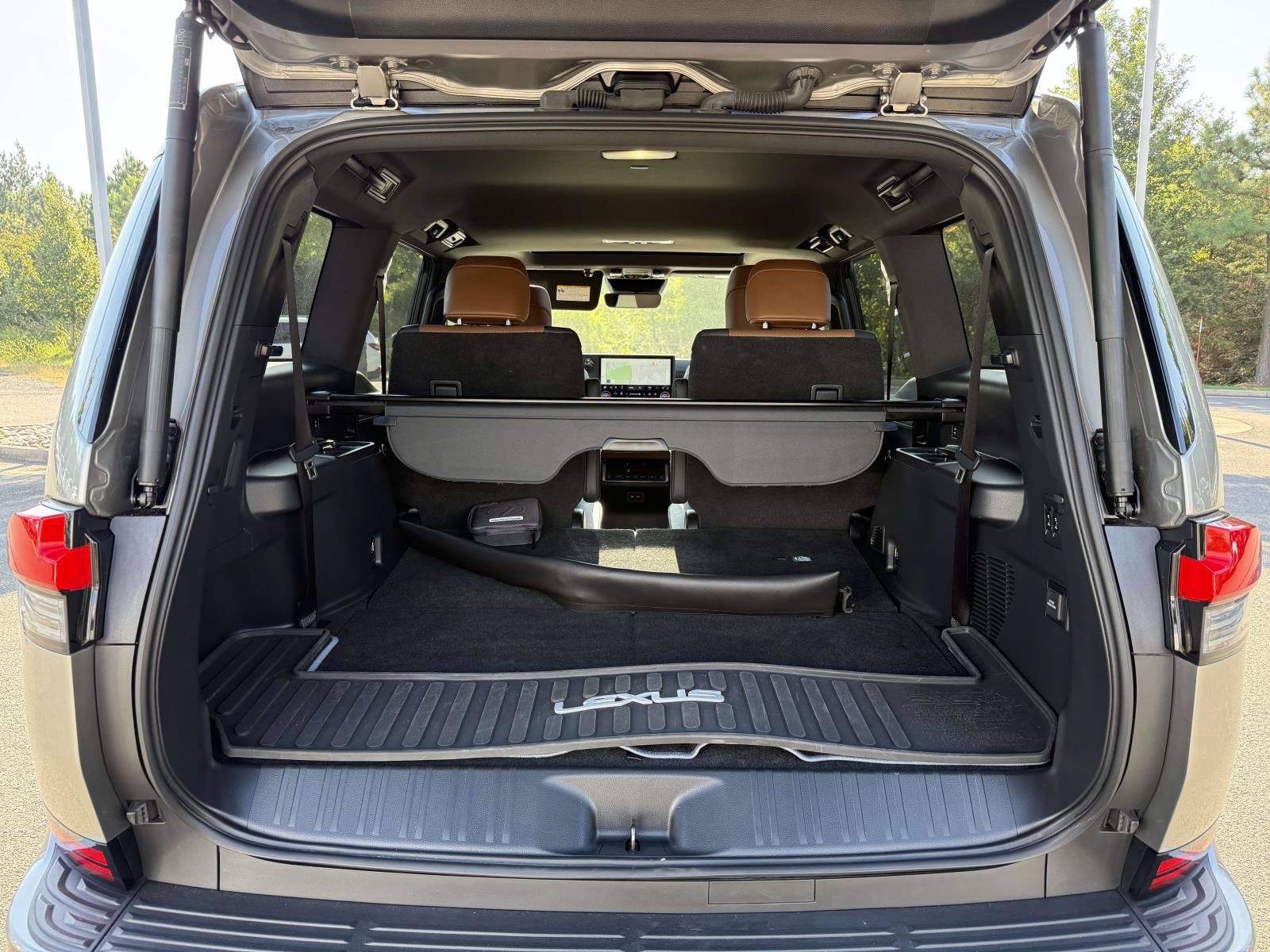 Used 2024 Lexus GX 550 w/ Accessory Package (2T) AWD/4WD image 29