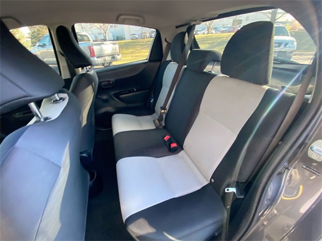 Used 2013 Toyota Yaris L image 20