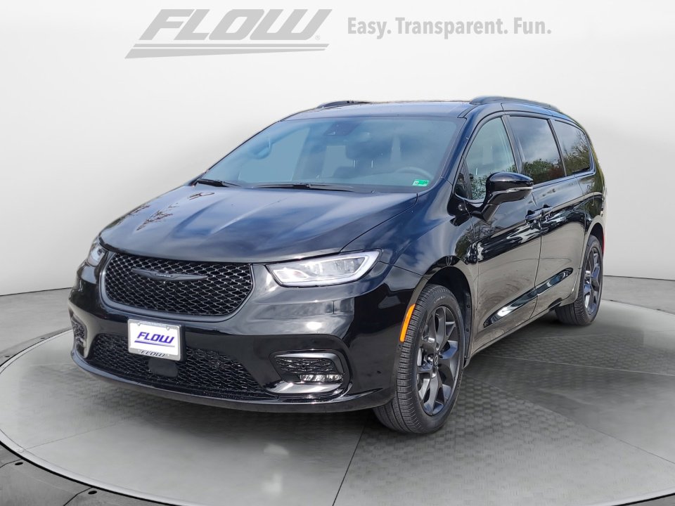 New 2026 Chrysler Pacifica Select image 3