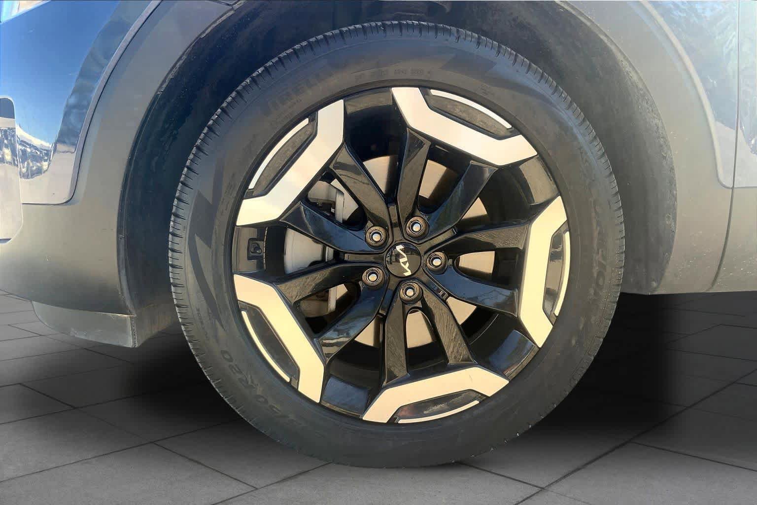 Used 2025 Kia Telluride S AWD/4WD image 10