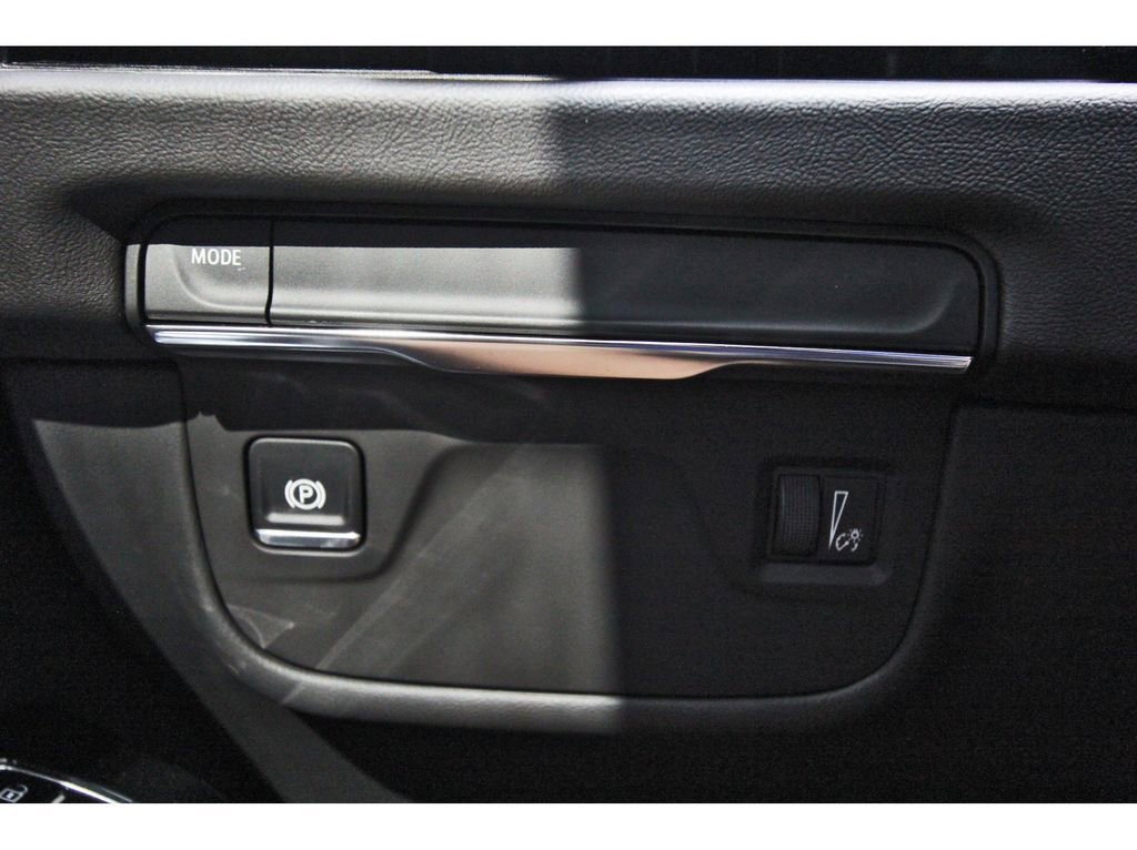 Certified 2025 Cadillac Escalade Luxury RWD image 20