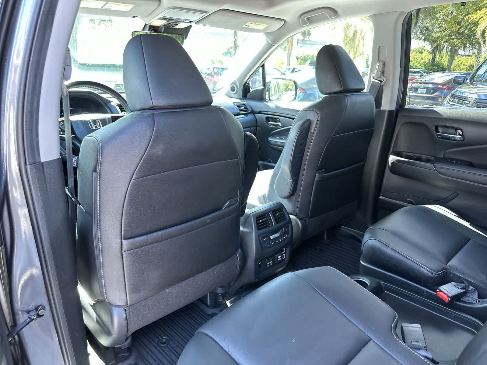 Used 2022 Honda Pilot Touring image 14