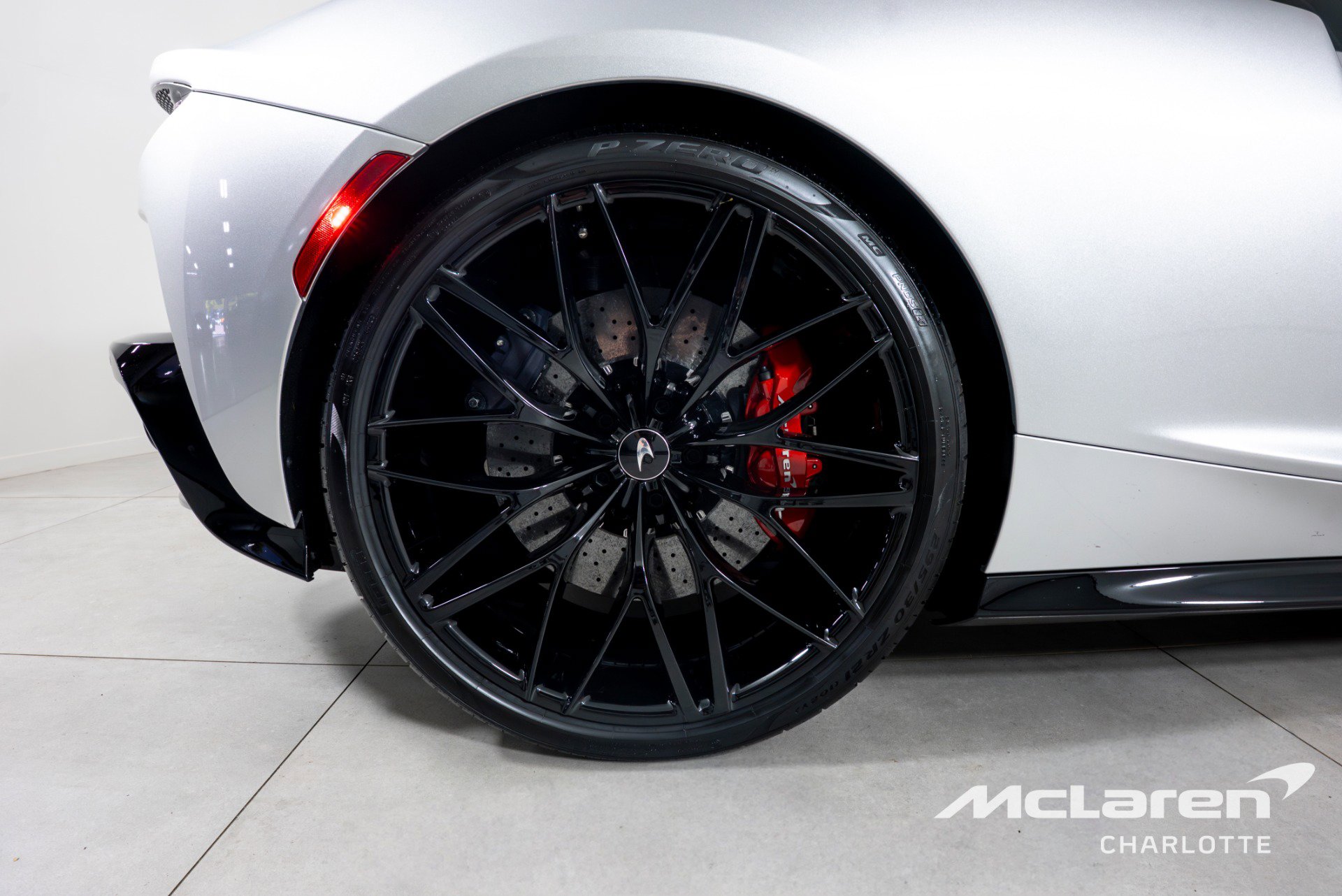 Used 2023 McLaren GT RWD image 24
