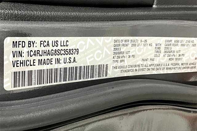 New 2025 Jeep Grand Cherokee Altitude image 9