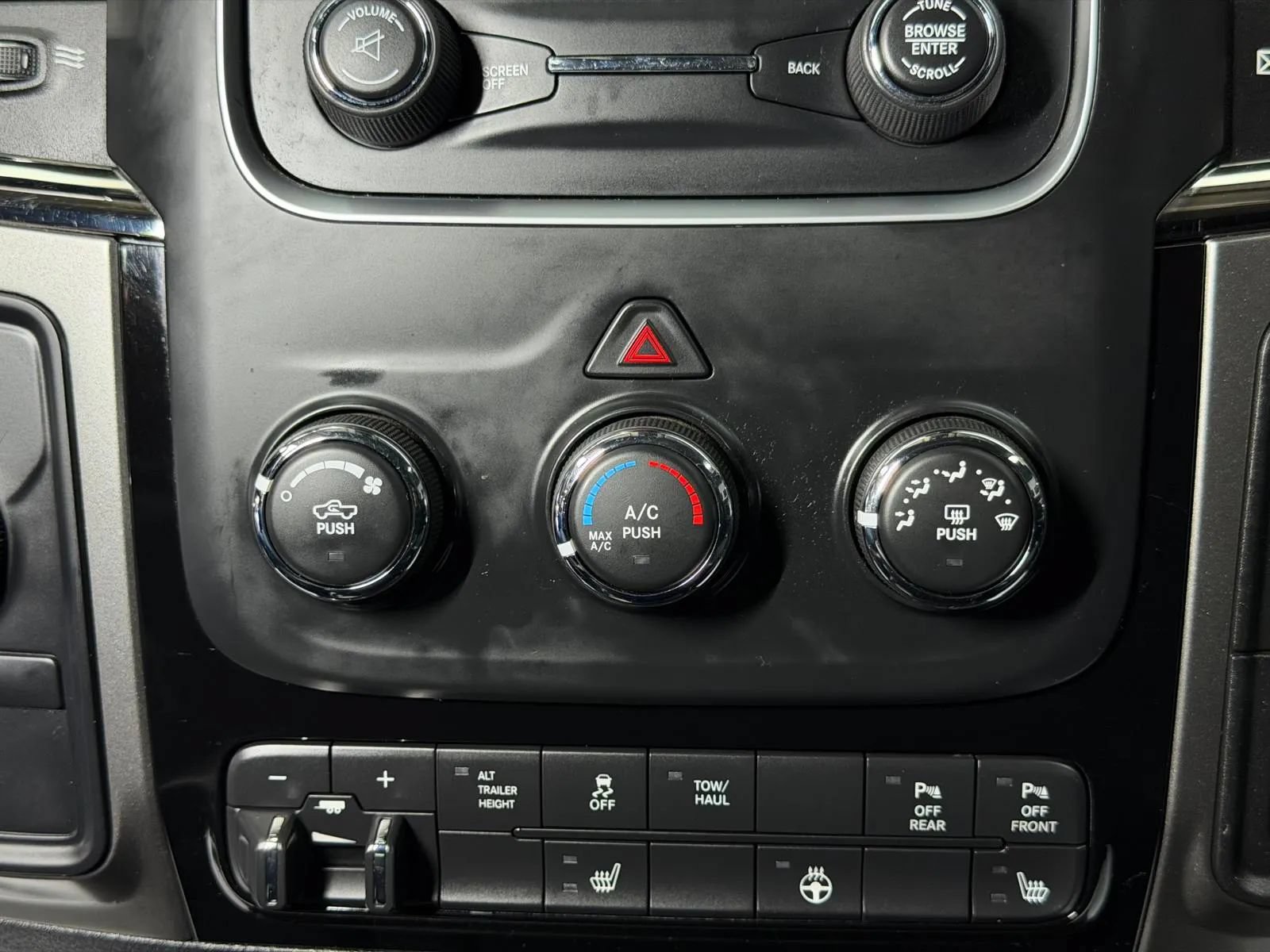 Used 2018 RAM 2500 Big Horn w/ Sport Appearance Group AWD/4WD image 31