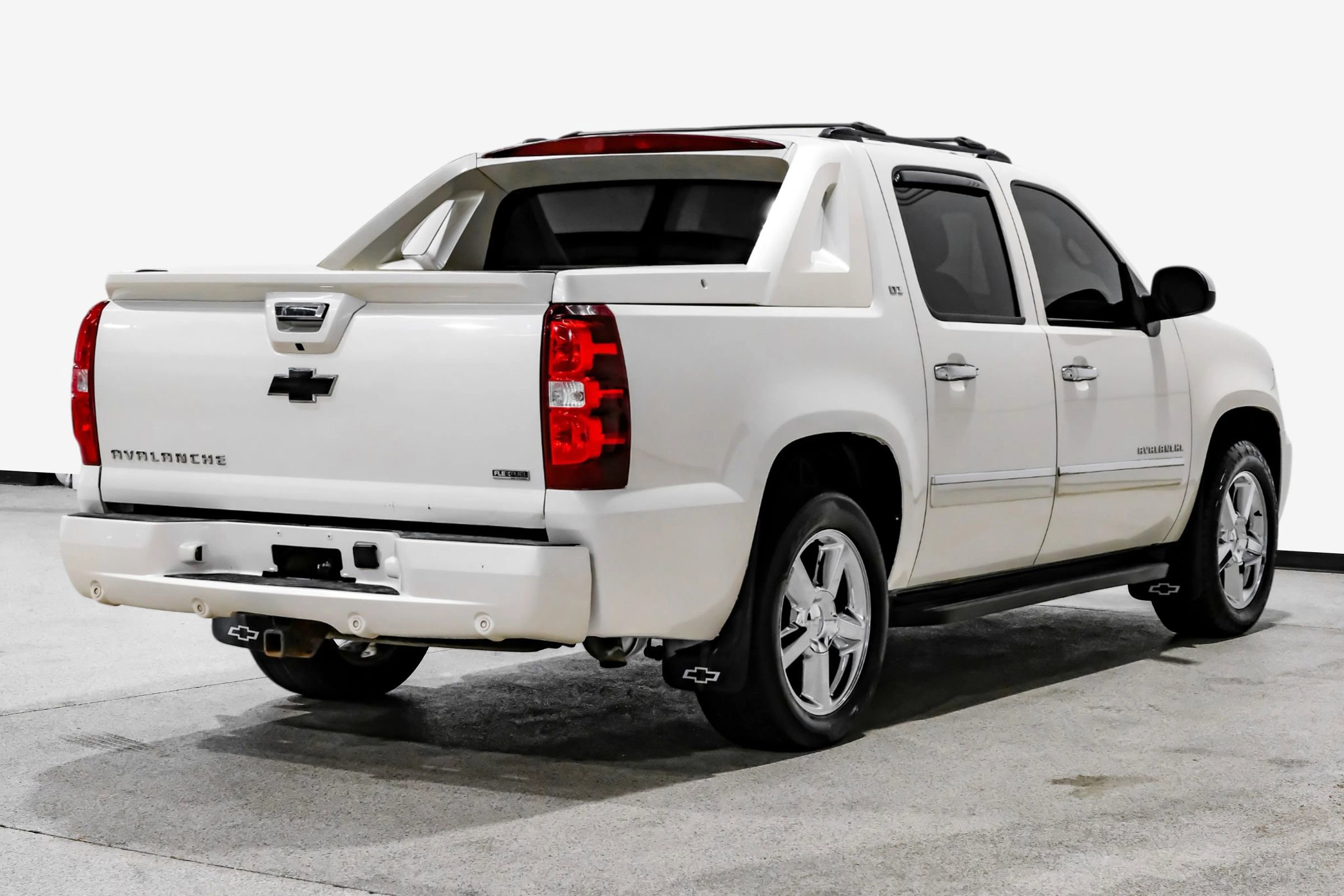 Used 2012 Chevrolet Avalanche LTZ image 6
