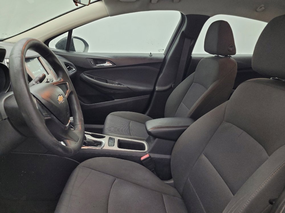 Used 2018 Chevrolet Cruze LS FWD image 17