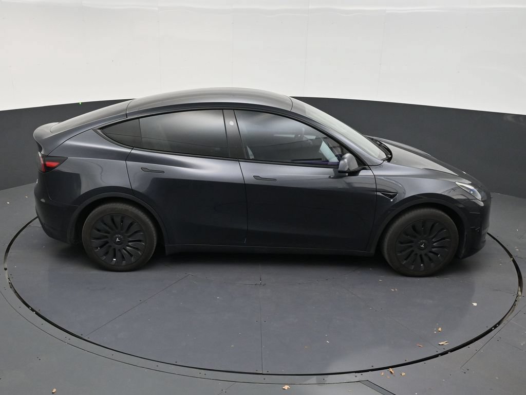Used 2024 Tesla Model Y Long Range AWD/4WD image 16
