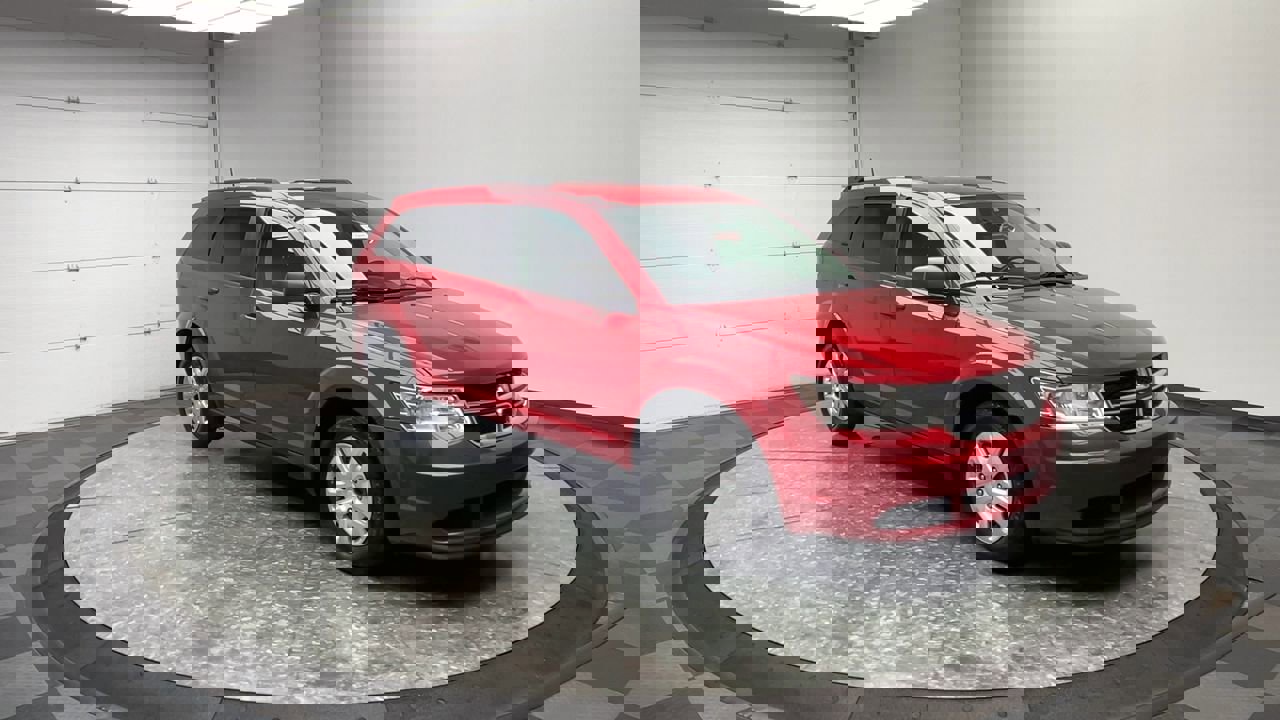 Used 2019 Dodge Journey SE image 28