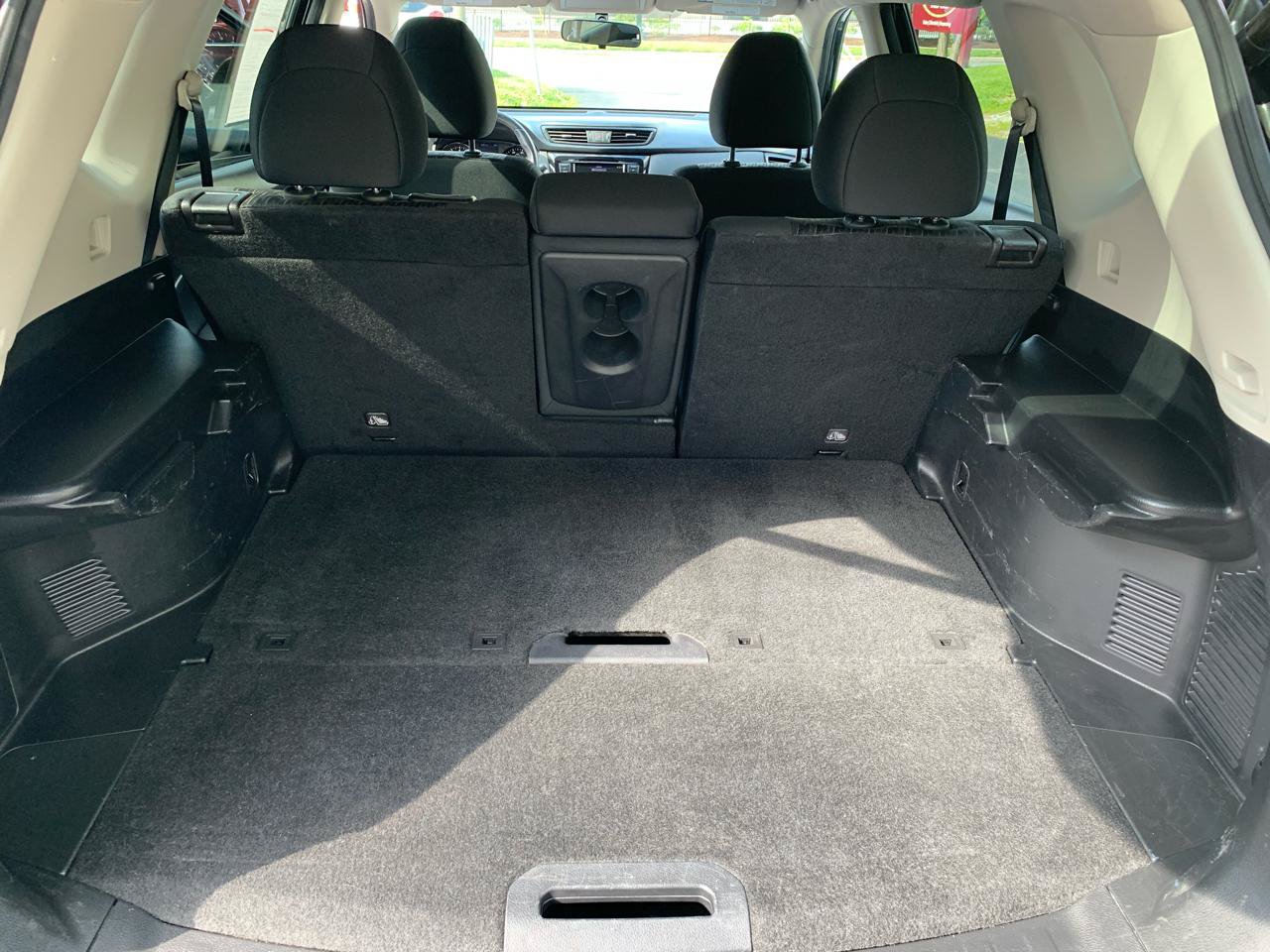 Used 2018 Nissan Rogue SV AWD/4WD image 26
