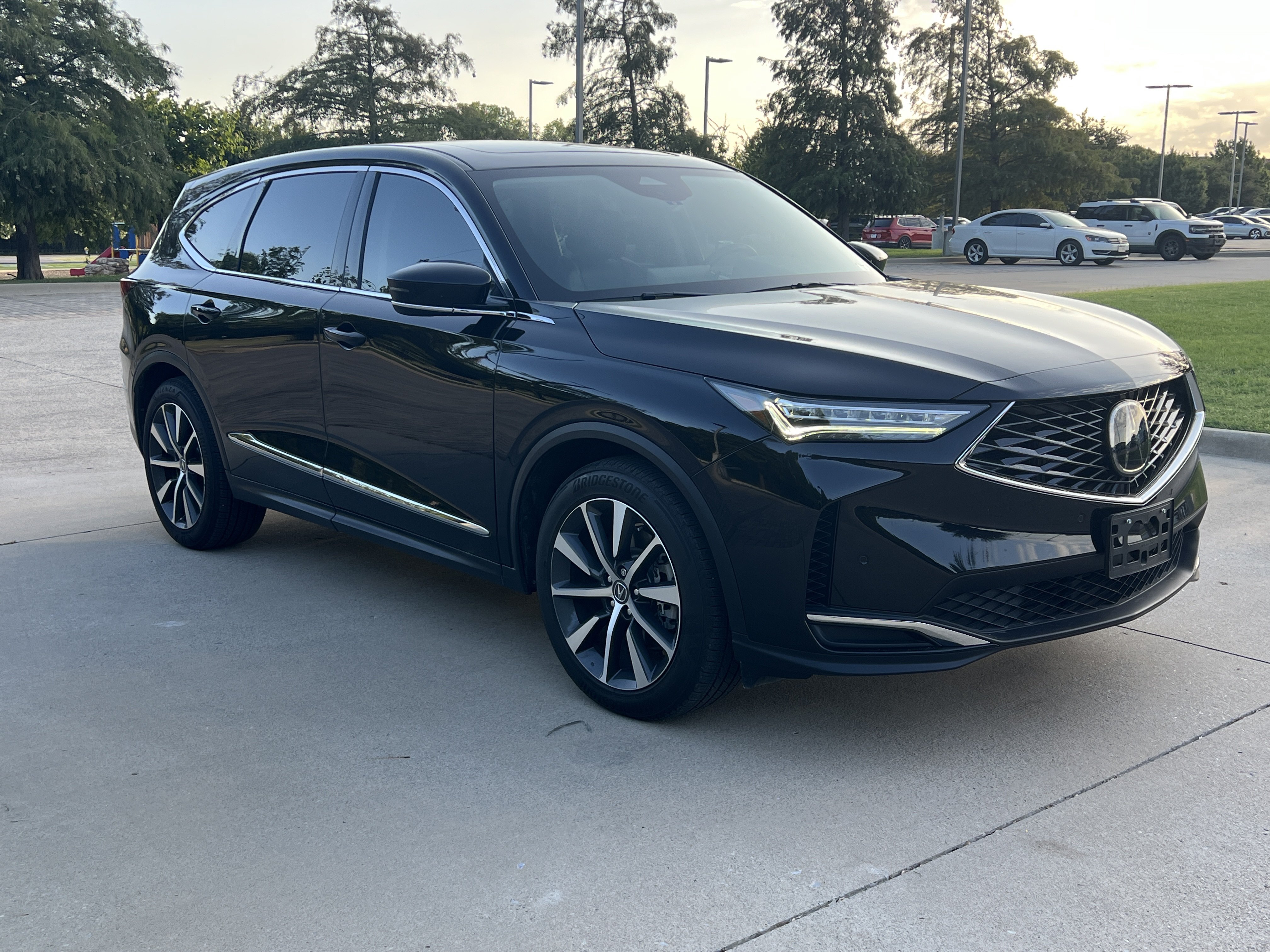 Used 2025 Acura MDX w/ Technology Package FWD image 2