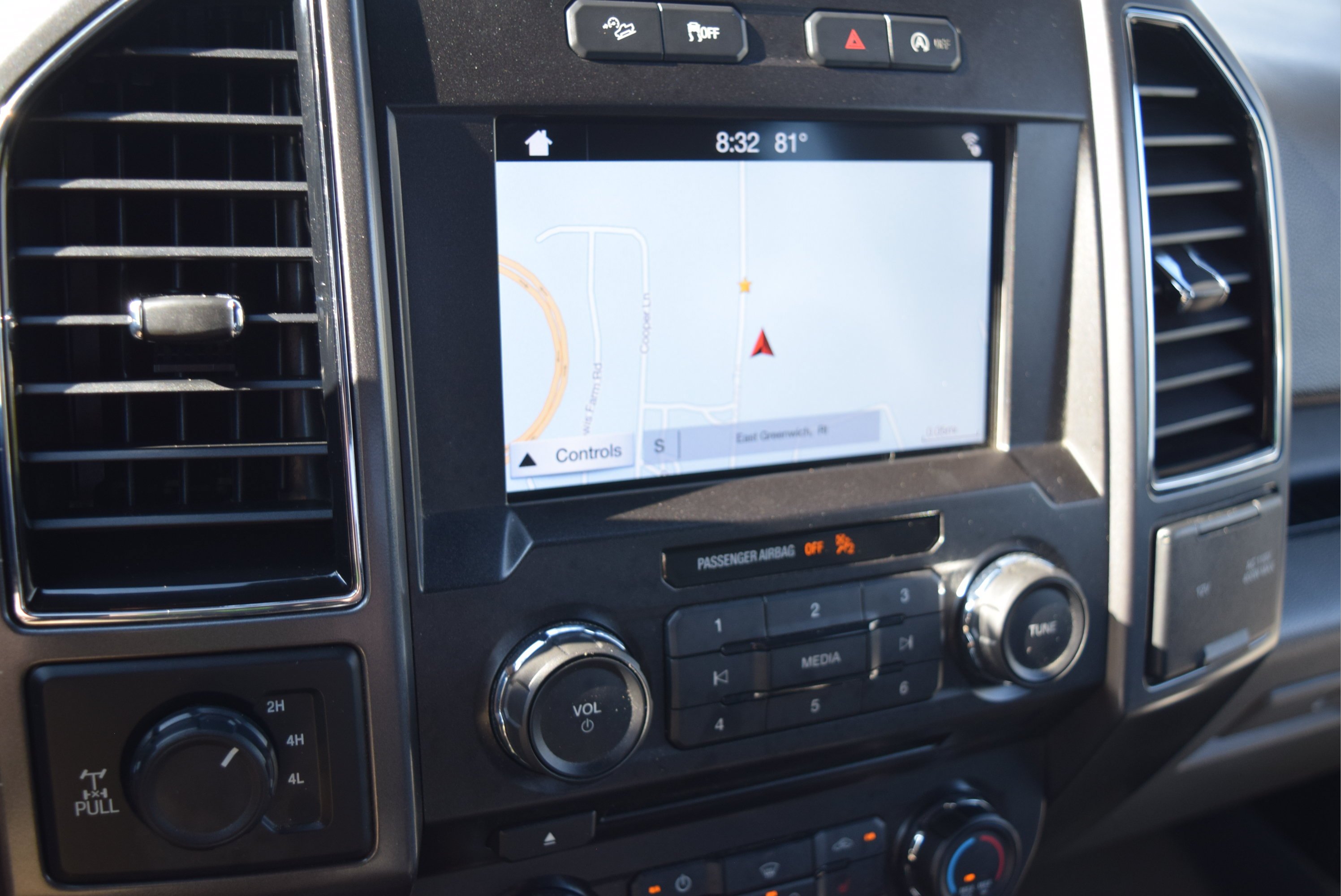 Used 2018 Ford F150 XLT w/ Equipment Group 302A Luxury AWD/4WD image 15