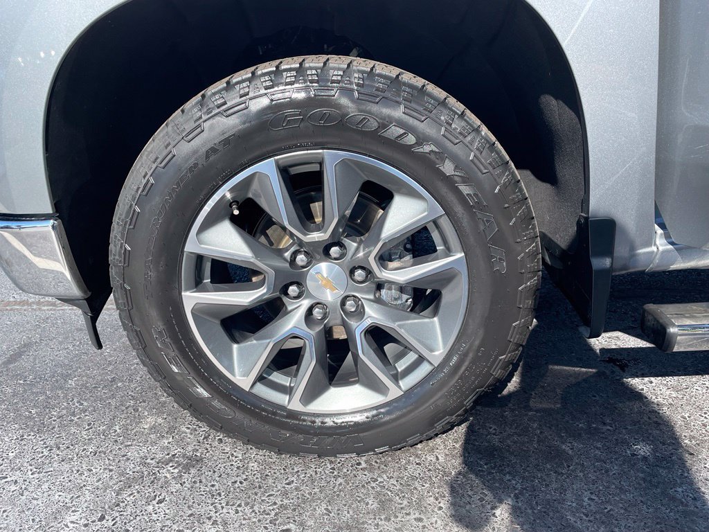 Used 2025 Chevrolet Silverado 1500 LT AWD/4WD image 31